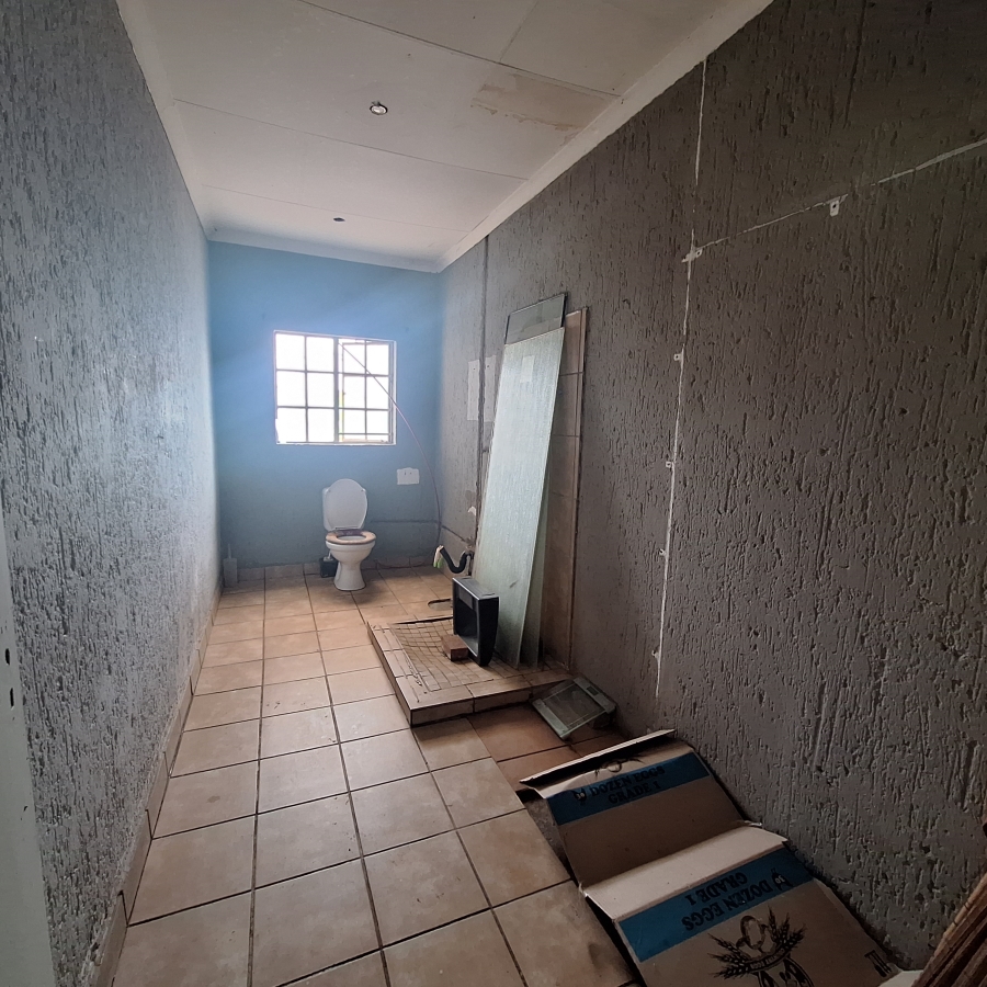 5 Bedroom Property for Sale in Deneysville Free State